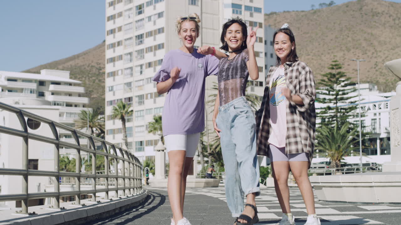 좋은 친구 들 은 서로 미소 짓는 이유 를 준다