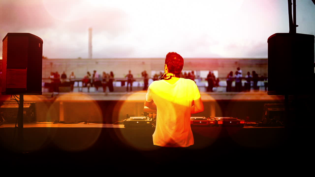 경쾌한 축제 장면 44