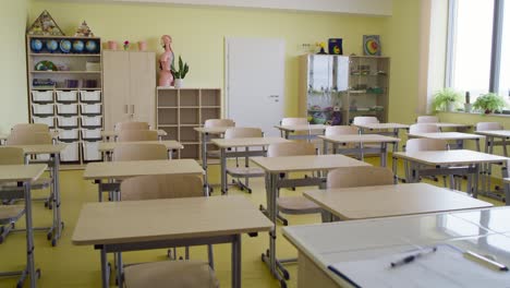 Video-of-empty-classroom-during-a-pandemic