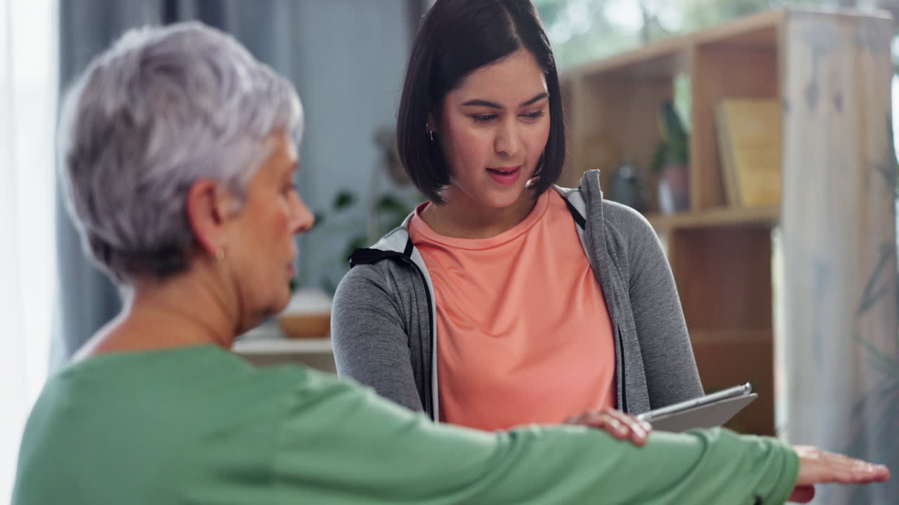 물리치료사, 팔을  ⁇ 는 것