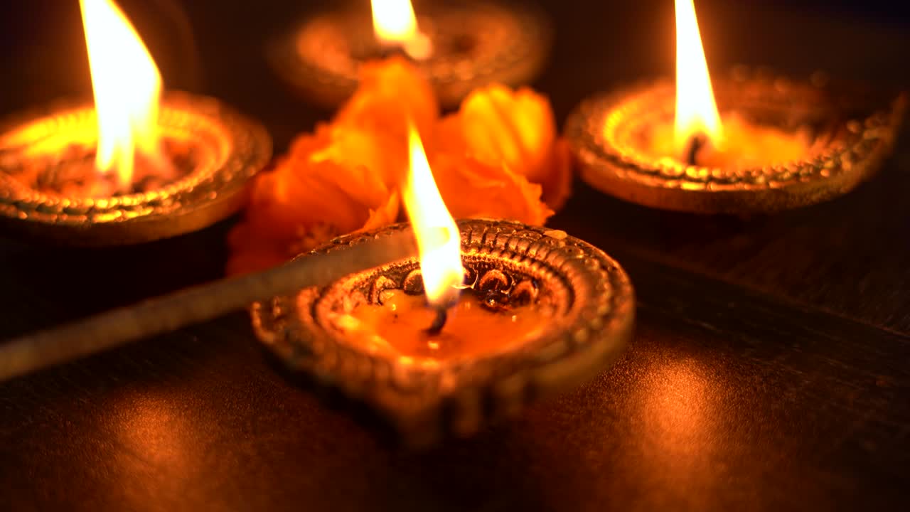 las lámparas de aceite de diwali.