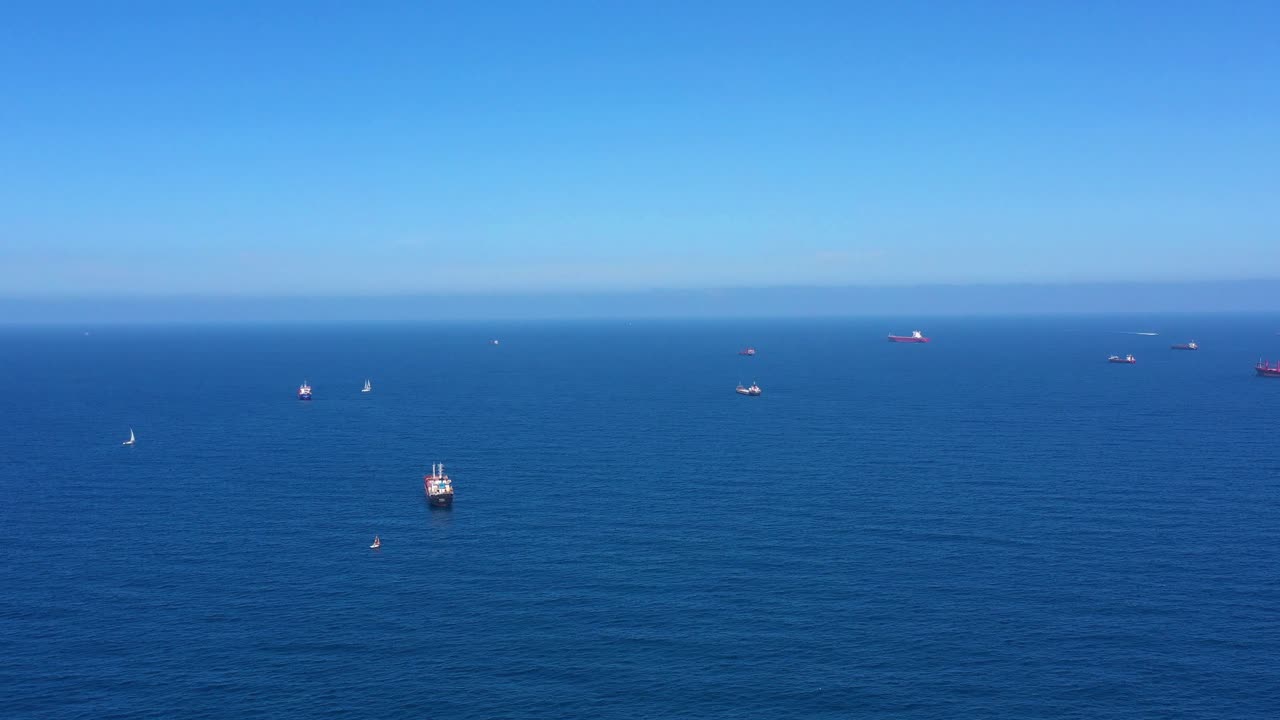 바다에 있는 선박