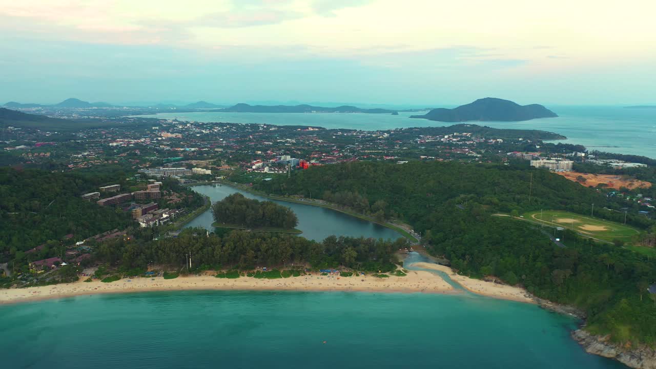 Cảnh biển tuyệt đẹp của bãi biển Kata Noi, Phuket, Thái Lan.