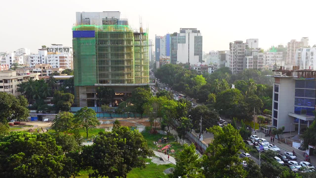 vista de alto ângulo da cidade de dhaka edifícios residenciais e financeiros em um dia ensolarado