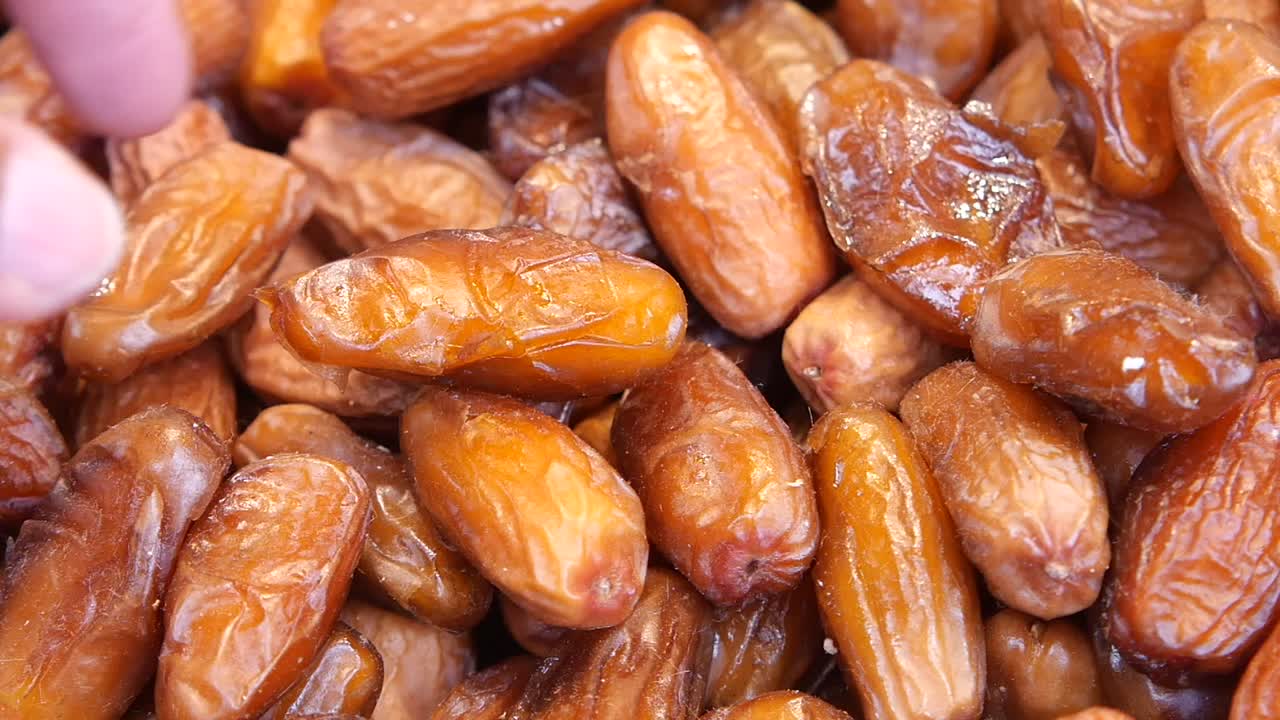 Hand picking Dates