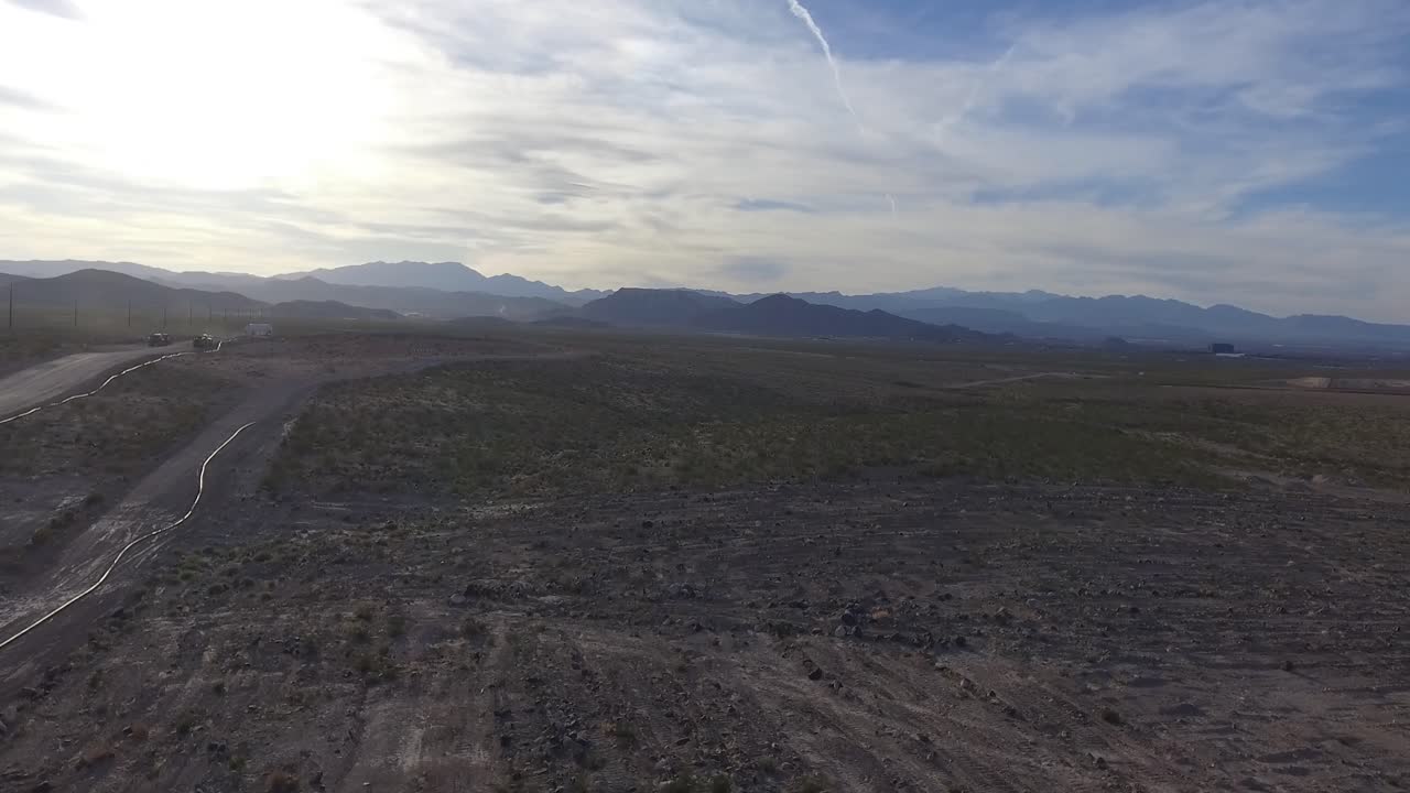las vegas, nevada paisaje drone tiro 4k puesta de sol hermoso cielo azul y nubes