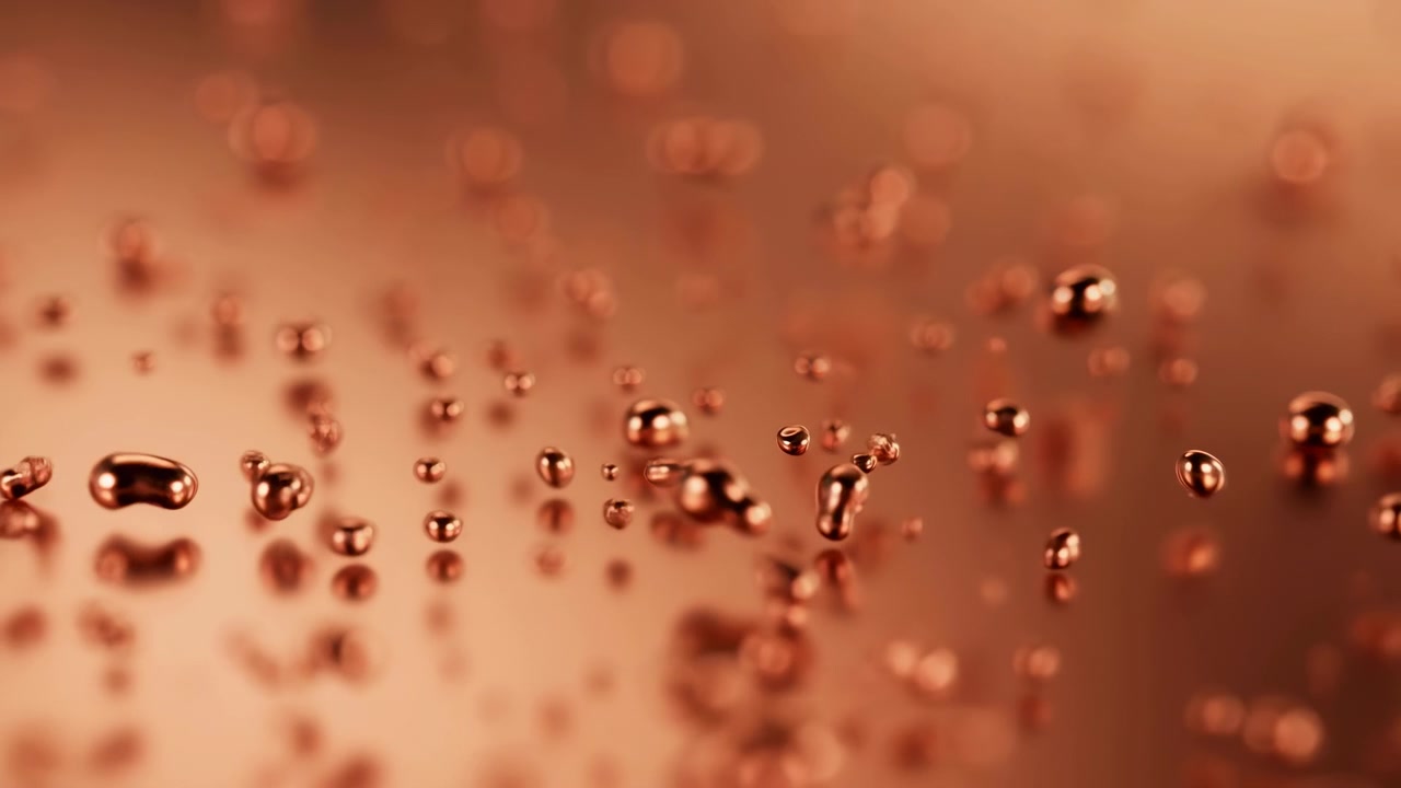 Primo piano orizzontale ampio di goccioline metalliche lucidate sospese su uno sfondo liscio e caldo di rame con riflessi luminosi, sfocatura morbida, profondità stratificata e un'elegante atmosfera astratta da studio