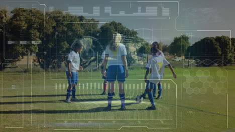 animación de la interfaz infográfica sobre jugadoras de fútbol femeninas multirraciales practicando en el campo