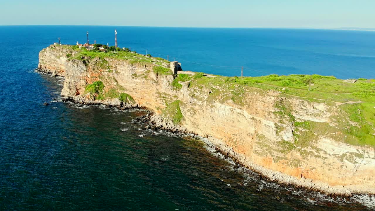 유네스코 세계유산인 칼리아크라의 기념비적인 역사적인 마을의 공중 전망.