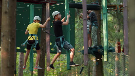 Menschen-Im-Abenteuercamp