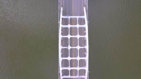 Edmund-Pettus-Bridge-in-Selma,-Alabama-with-drone-video-overhead