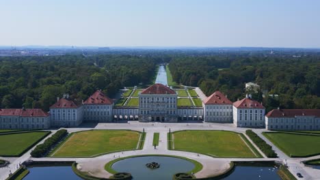 Increíble-Vista-Aérea-Superior-Vuelo-Castillo-Palacio-De-Nymphenburg-Paisaje-Ciudad-Munich-Alemania-Bávaro,-Verano-Soleado-Cielo-Azul-Día-23