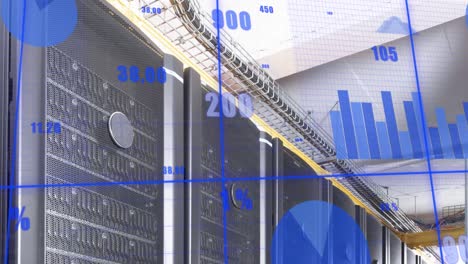 Blaue-Diagramme-Und-Grafiken,-Die-Daten-über-Den-Computerserverraum-Verarbeiten