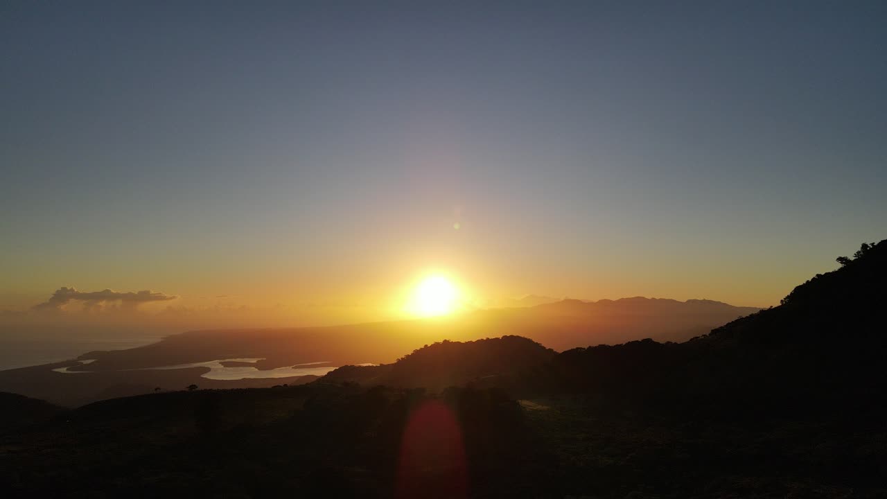 lago sontecomapan en la mañana con disparos de drones