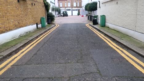 Tiro-Inclinado-Hacia-Arriba-De-Horbury-Mews-En-El-Barrio-De-Notting-Hill-Gate,-Londres