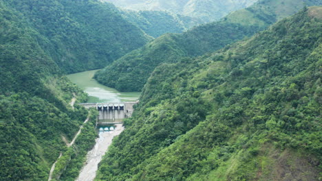 Picturesque-Of-Densely-Forest-Mountains-In-Presa-de