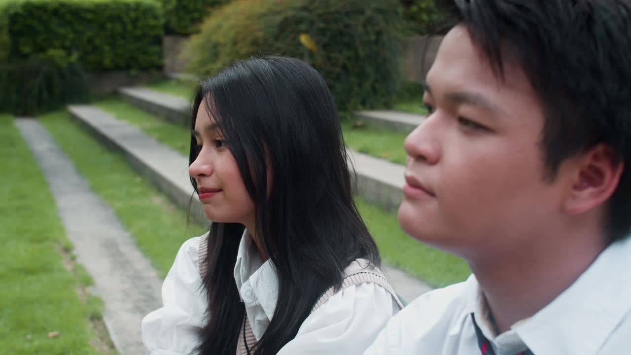 사랑에 빠진 아시아 십대