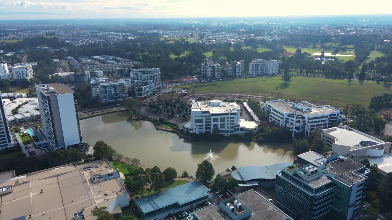 시드니 북서부의 힐스 샤이어 (hills shire) 에 있는 노르웨스트 비즈니스 파크와 벨라 비스타 (bella vista) 의 공중 풍경.