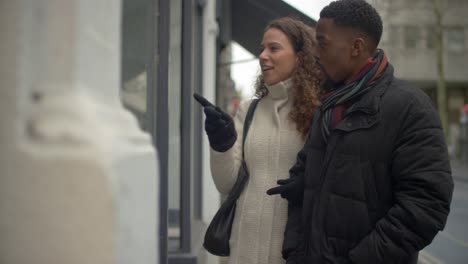 Couple-Window-Shopping