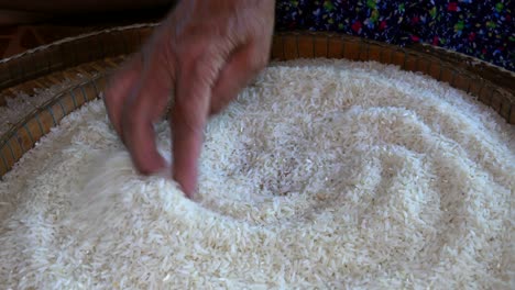 clean the rice