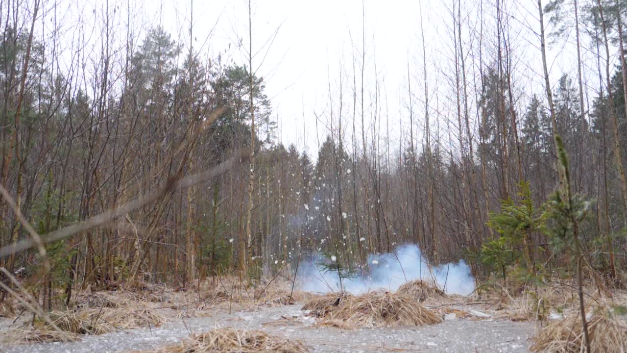 Slowmotion of exploding ice