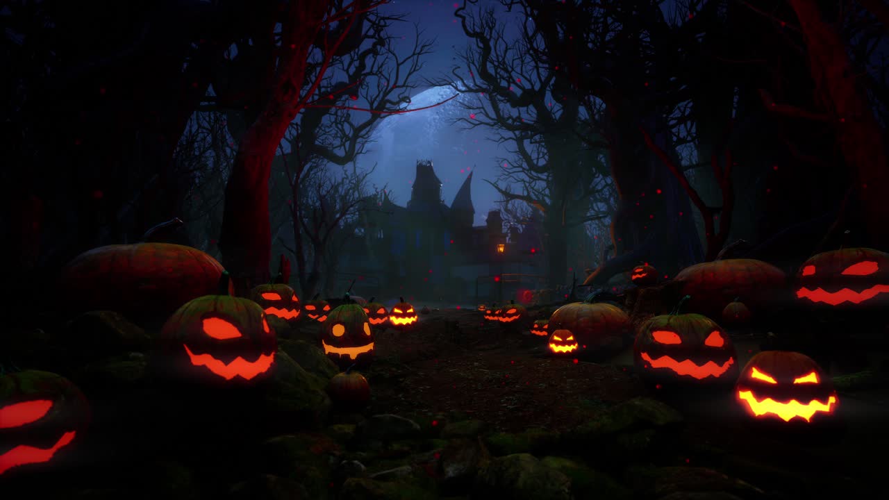 Uhyggelig Halloween-scene med glødende græskarlygter og forhekset skov