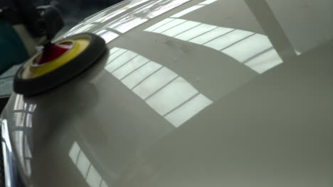 pulido de revestimiento de vidrio en coche