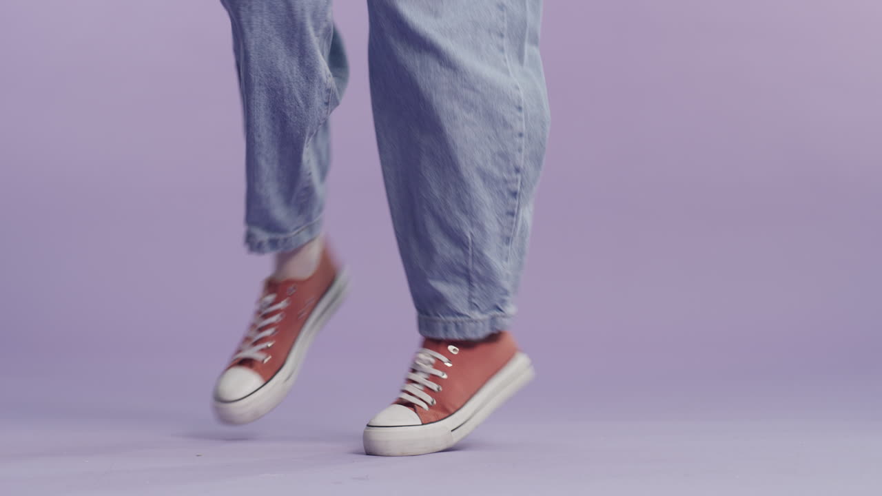 muéstrales con los pies.