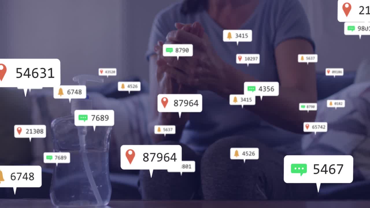 카우카스 여성이 손을 소독하는 숫자를 가진 소셜 미디어 아이콘의 애니메이션