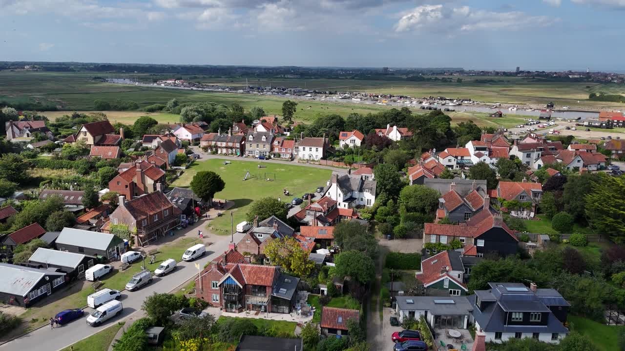Luchtfoto van een charmant Engels dorp