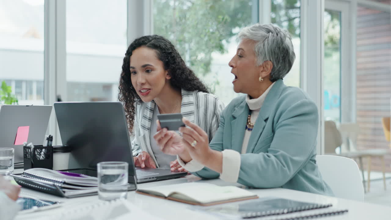 Business credit card, women