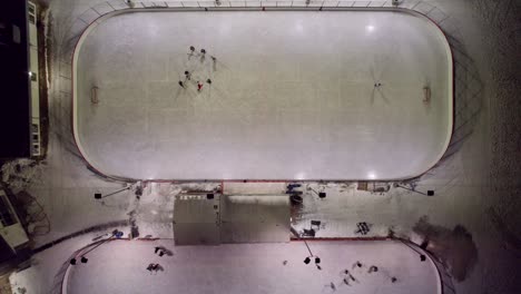 Draufsicht-Auf-Hockeyplätze-Im-Freien-Bei-Nacht,-4k