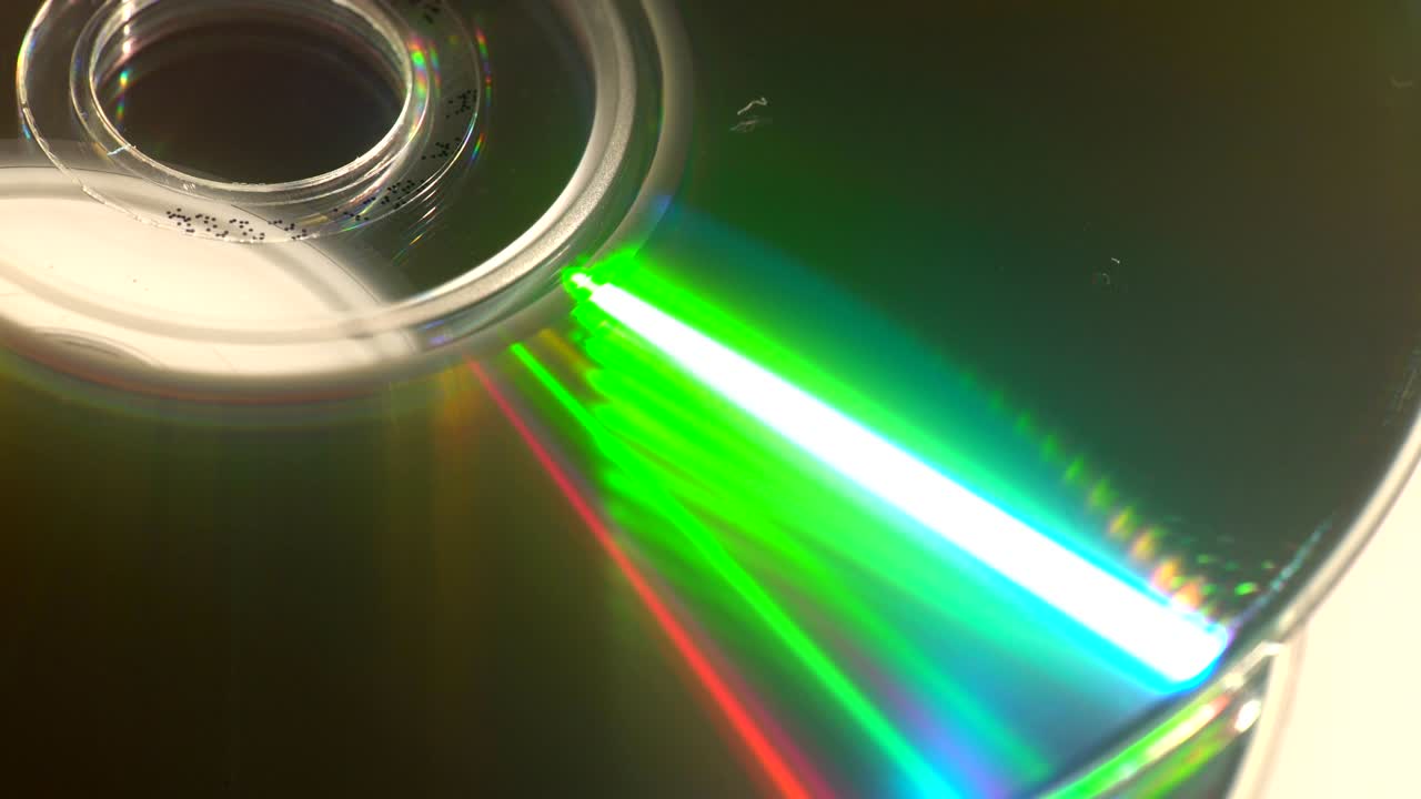 컴트 디스크의 녹색 빛 효과