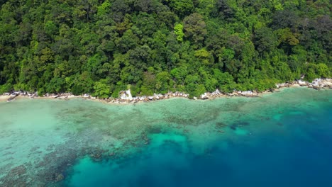 Lovely-aerial-view-flight