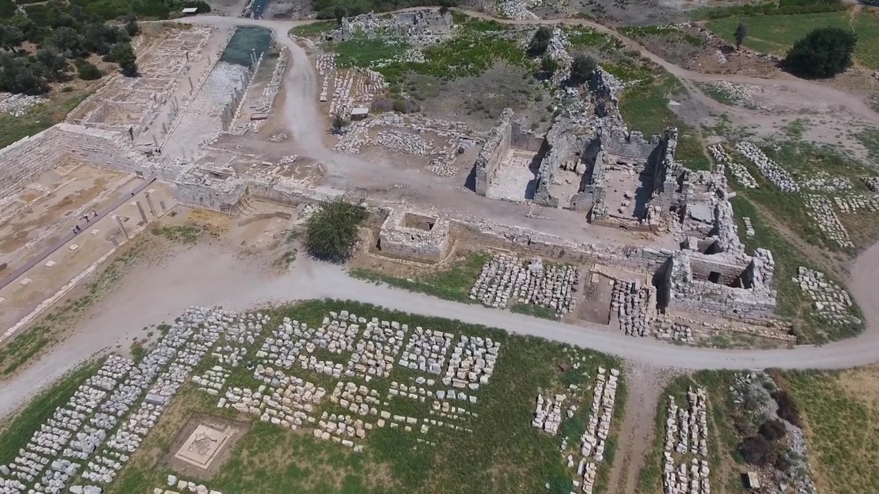 Vue aérienne de ruines antiques et d'un site archéologique