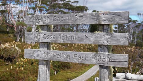 mt ossa sign overland track