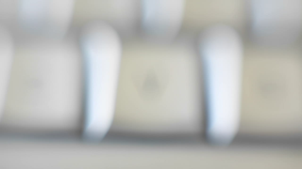 la letra v está en un teclado de computadora