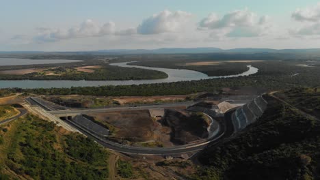 Infraestructura-Que-Se-Está-Construyendo-Cerca-De-La-Terminal-Del-Tren-Expreso-Madaraka-En-Mombasa,-Kenia