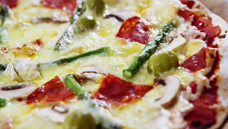 Baked-pizza-with-vegetable-toppings