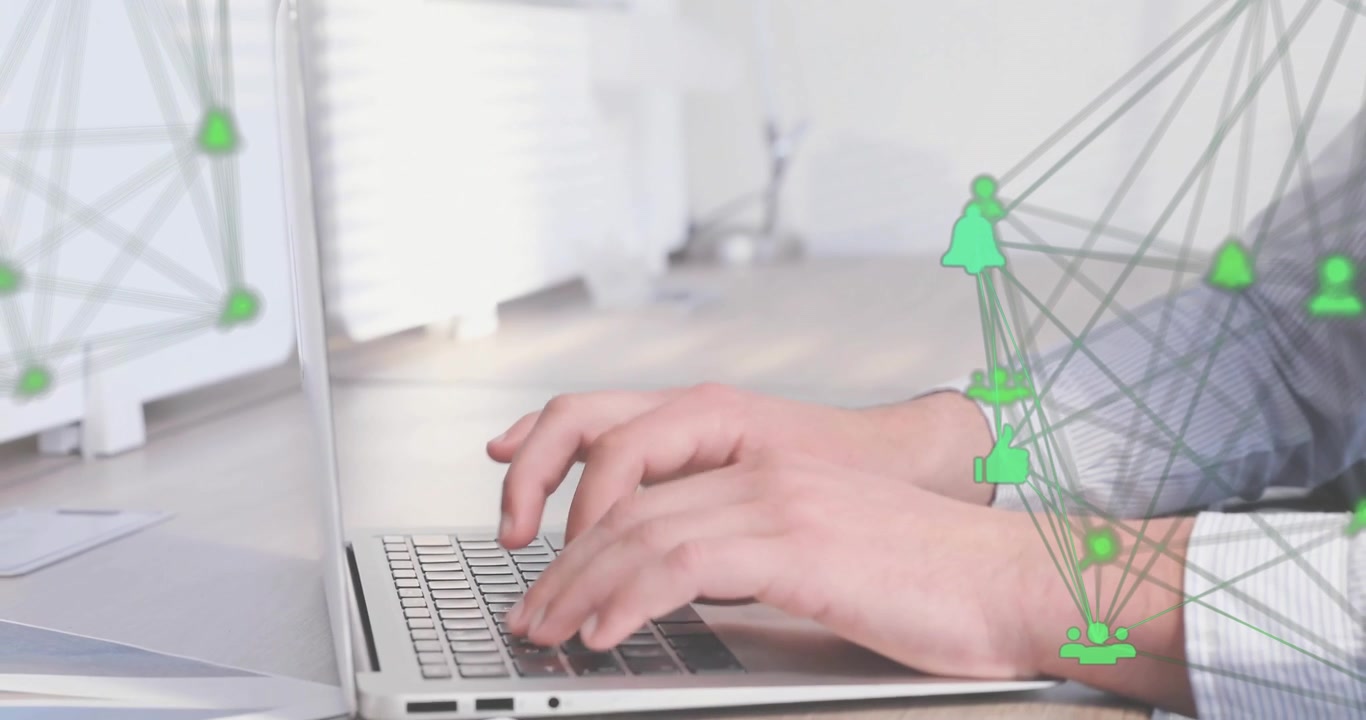 Uomo che digita su laptop con sovrapposizione di rete digitale
