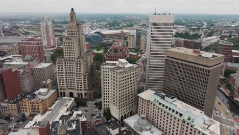 Wolkenkratzer-In-Providence,-Rhode-Island,-In-Neuengland