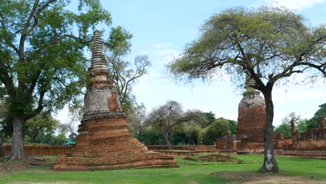 ayutthaya temple ruins, wat maha that ayutthaya as a world heritage site, thailand. ayutthaya historical park