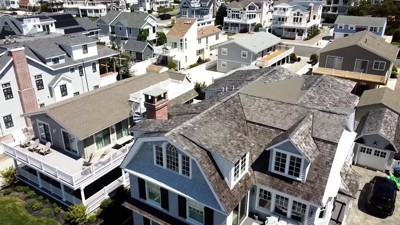 vista aérea de hermosas casas de vacaciones en una comunidad en avalon, nueva jersey
