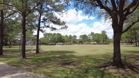 Espacio-Abierto-De-Cinco-Ranchos-Con-Canchas-De-Fútbol.