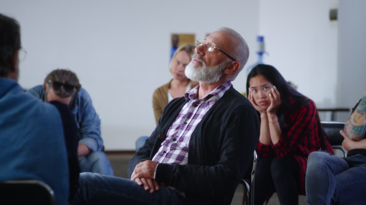 지원 그룹 회의