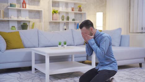 Un-Hombre-Desesperado,-Exhausto-Y-Fracasado-Se-Desploma-Solo-En-Casa-Y-Llora.