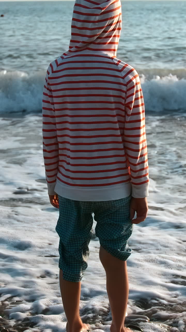 Barn på stranden