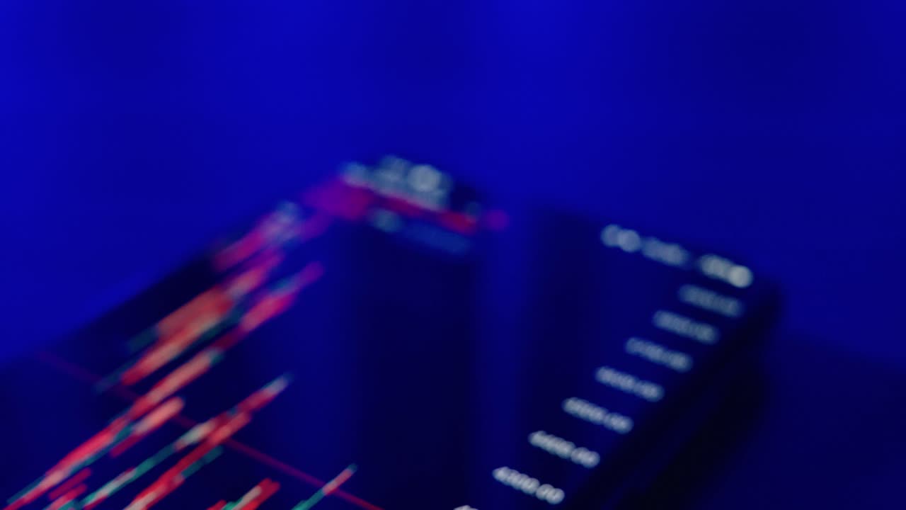 gráfico de datos del mercado de valores en la pantalla del teléfono móvil
