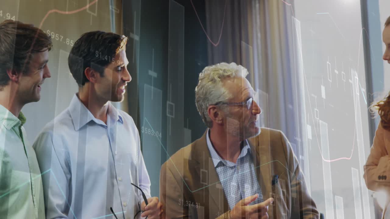 animación del procesamiento de datos estadísticos sobre diversos colegas discutiendo juntos en la oficina