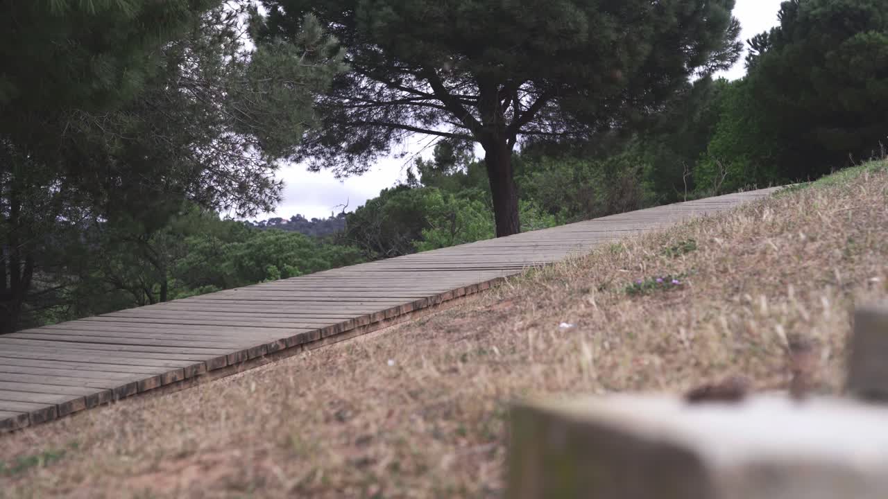 바르셀로나 공원에서 아침 아드레날린 마라톤 실행